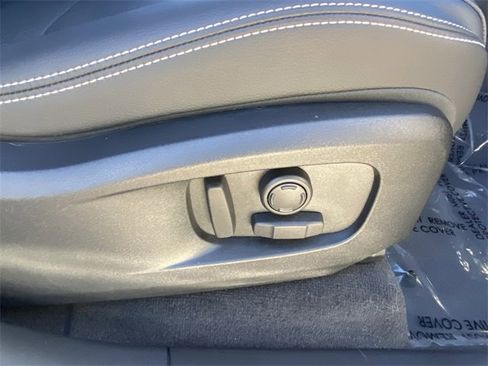 Used 2025 Jaguar F-PACE R-Dynamic S image 22