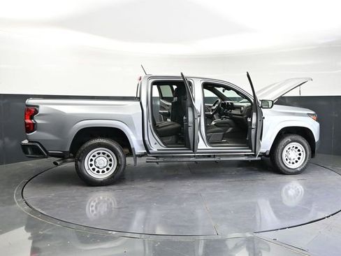 Used 2025 Chevrolet Colorado W/T RWD image 37