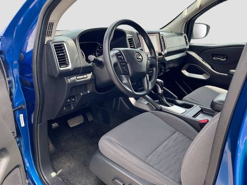 Used 2024 Nissan Frontier SV AWD/4WD image 9