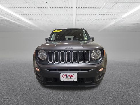 Used 2018 Jeep Renegade Latitude w/ Cold Weather Group image 3