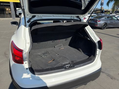 Used 2019 Nissan Rogue Sport S image 21