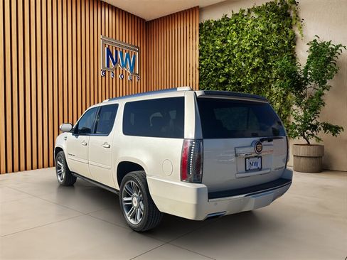 Used 2014 Cadillac Escalade ESV Premium AWD/4WD image 45