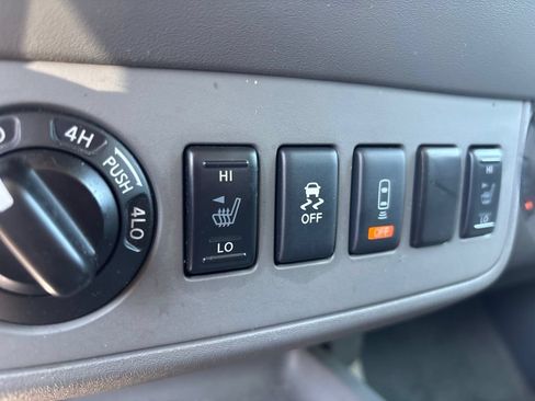 Used 2016 Nissan Frontier SV w/ SV Value Truck Package AWD/4WD image 26