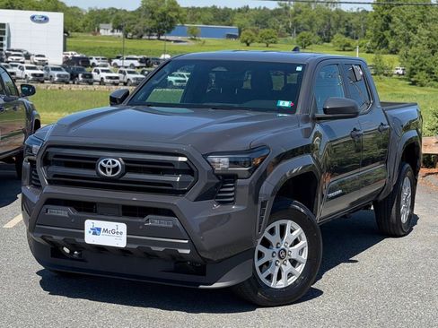 Certified 2024 Toyota Tacoma SR5 AWD/4WD image 1