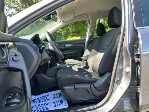 Used 2019 Nissan Rogue S AWD/4WD image 8