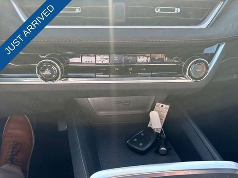 New 2026 Chevrolet Equinox LT image 19