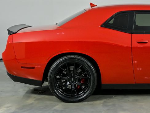 Used 2015 Dodge Challenger SRT Hellcat image 13