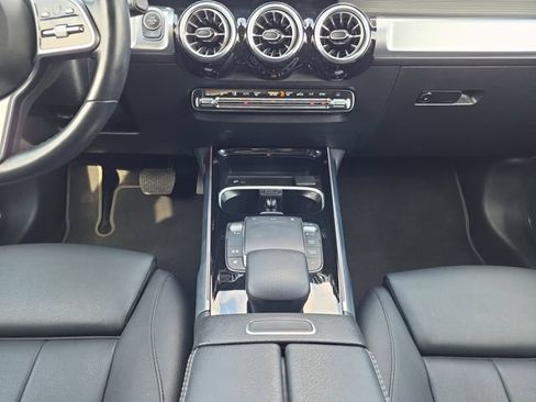 Used 2023 Mercedes-Benz GLB 250 4MATIC image 3