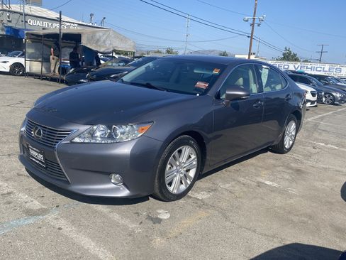 Used 2014 Lexus ES 350 w/ Premium Package FWD image 2