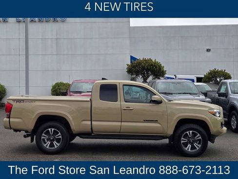 Used 2016 Toyota Tacoma TRD Sport w/ Towing Package RWD image 5