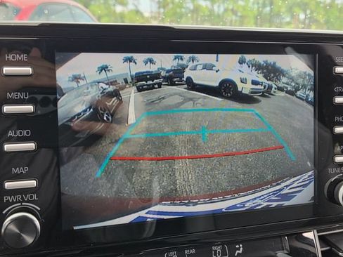 Used 2023 Toyota Sienna XLE FWD image 25