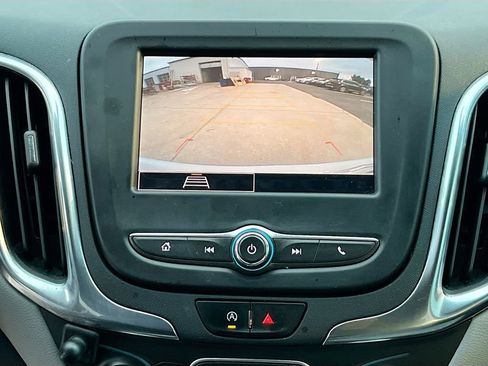 Used 2022 Chevrolet Equinox LS w/ LS Convenience Package image 12