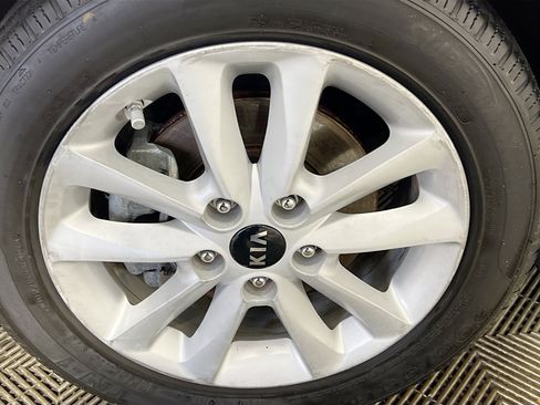 Used 2017 Kia Forte S w/ S Technology Package image 14