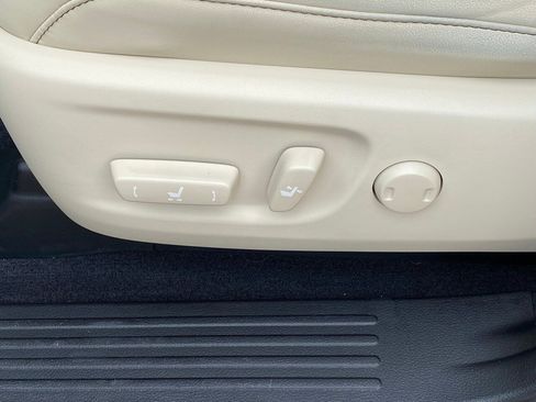 Used 2023 Lexus GX 460 Premium w/ Premium Package image 37