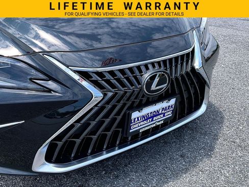 Used 2024 Lexus ES 300h Ultra Luxury w/ Accessory Package (Z2) FWD image 31