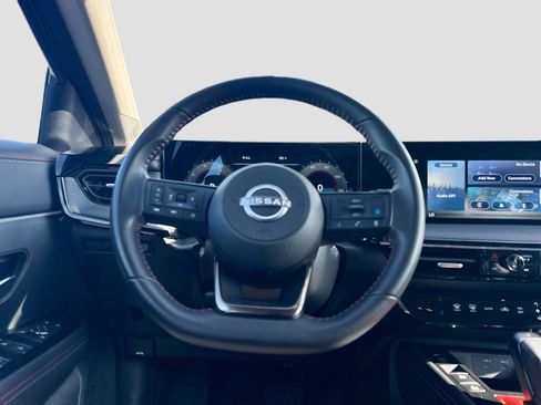 Used 2025 Nissan Kicks SR FWD image 22