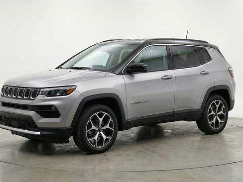 Used 2025 Jeep Compass Limited AWD/4WD image 3