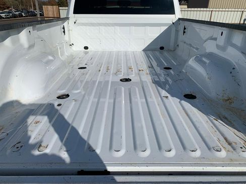 Used 2022 RAM 2500 Tradesman w/ Chrome Appearance Group AWD/4WD image 18