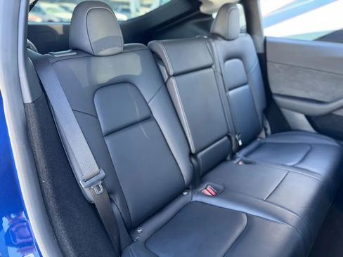 Used 2023 Tesla Model Y Long Range image 18