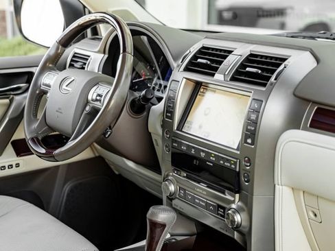 Used 2019 Lexus GX 460 Premium w/ Premium Package AWD/4WD image 37