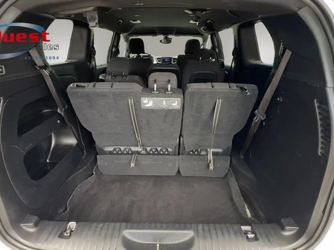 Used 2019 Chrysler Pacifica Touring Plus w/ Advanced Safetytec Group FWD image 11