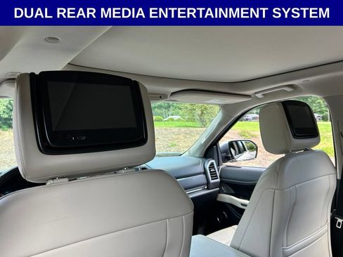 Used 2019 Ford Expedition Max Platinum AWD/4WD image 2