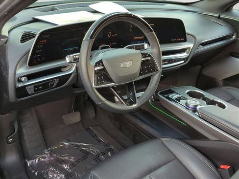 Used 2024 Cadillac Lyriq Sport image 10