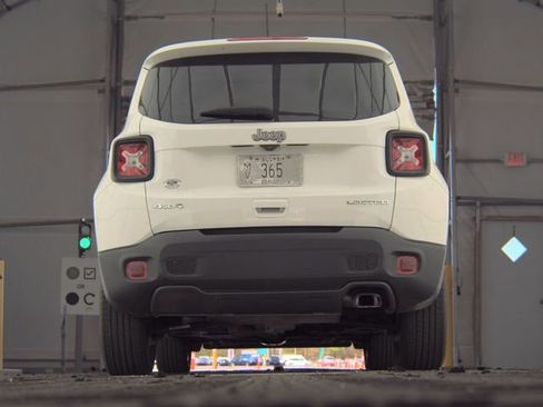 Used 2022 Jeep Renegade Limited AWD/4WD image 3