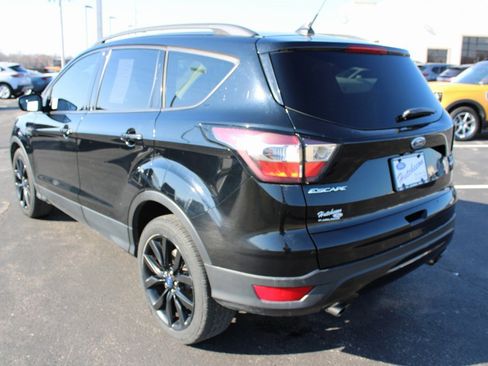 Used 2018 Ford Escape SE w/ SE Sport Appearance Package image 6