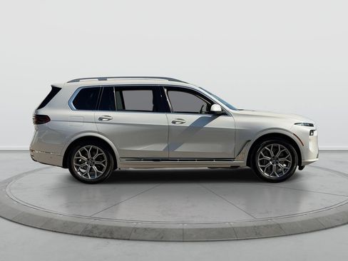 Used 2026 BMW X7 xDrive40i AWD/4WD image 10