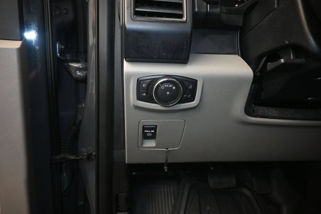 Used 2016 Ford F150 XL w/ Equipment Group 101A Mid RWD image 12