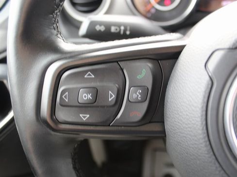 Used 2022 Jeep Gladiator Sport image 12