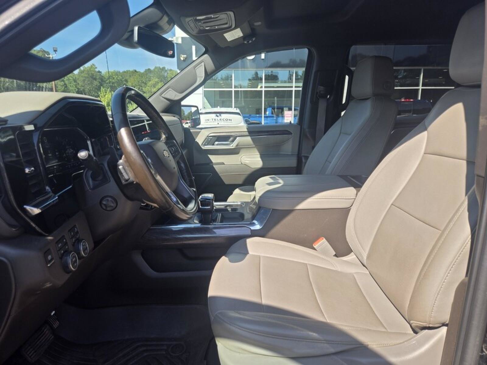 Used 2024 Chevrolet Silverado 1500 LTZ AWD/4WD image 17
