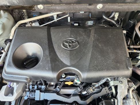 Used 2019 Toyota RAV4 XLE w/ Convenience Package image 32