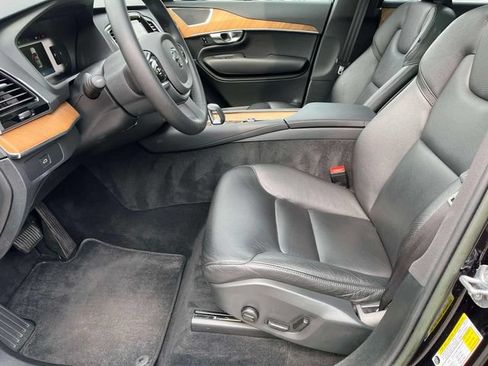 Certified 2023 Volvo XC90 B6 Plus AWD/4WD image 9