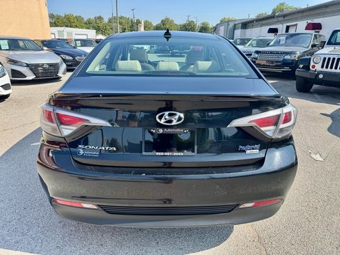 Used 2016 Hyundai Sonata Limited w/ Option Group 02 image 9