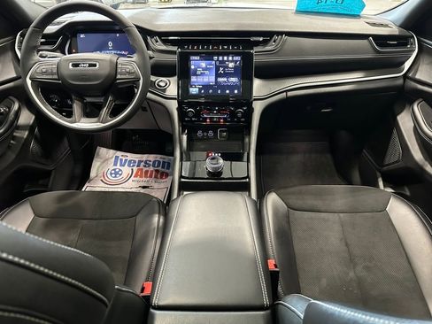 Used 2024 Jeep Grand Cherokee Altitude image 26