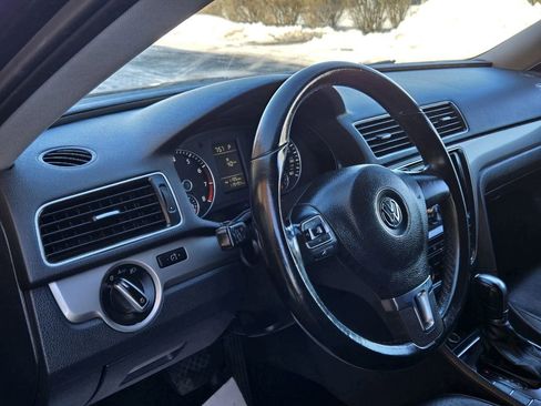 Used 2014 Volkswagen Passat 2.5 S image 12