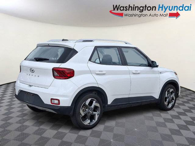 Certified 2024 Hyundai Venue SEL FWD image 6