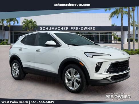 Used 2024 Buick Encore GX Preferred FWD image 1