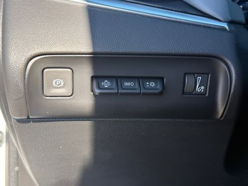 Used 2024 Buick Enclave Premium AWD/4WD image 23