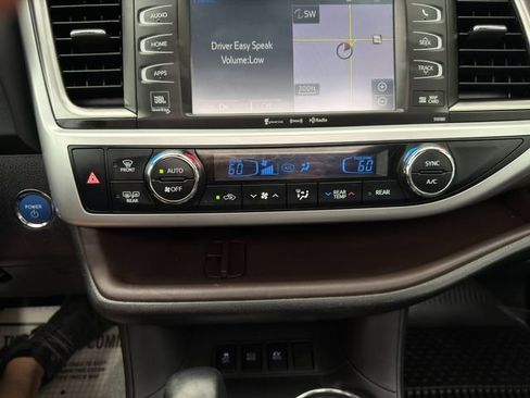Used 2018 Toyota Highlander Limited w/ Protection Package #3 AWD/4WD image 32