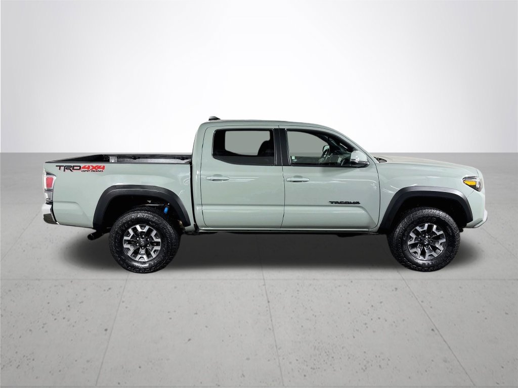 Used 2023 Toyota Tacoma TRD Off-Road w/ Black Out Package (TMS) AWD/4WD image 5