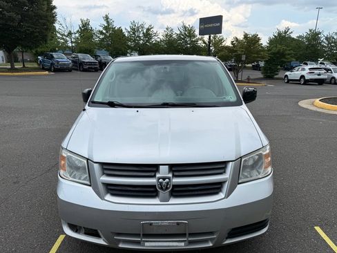 Used 2010 Dodge Grand Caravan SE FWD image 2