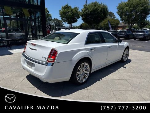 Used 2011 Chrysler 300 C w/ Sound Group RWD image 7