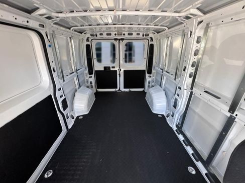 Used 2025 RAM ProMaster 2500 w/ U-Haul Equipment Group FWD image 24