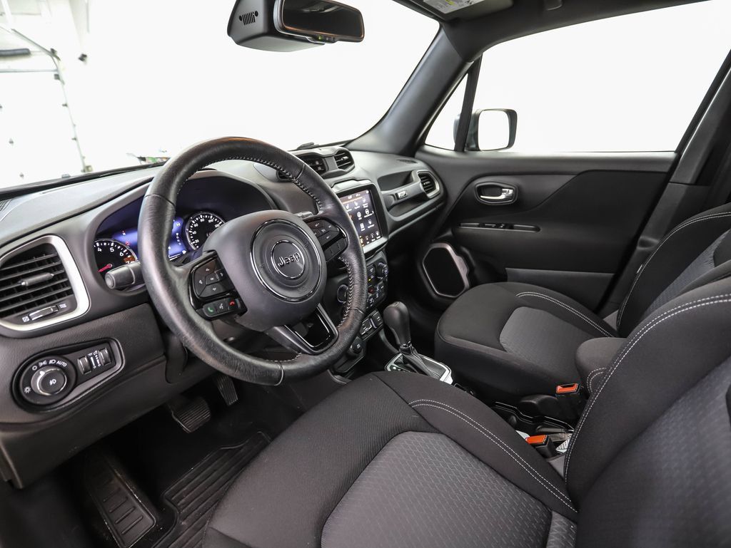 Used 2021 Jeep Renegade Latitude AWD/4WD image 10