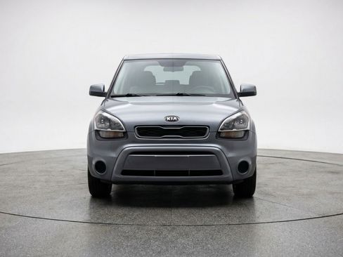 Used 2025 Kia Soul LX w/ LX Technology Package image 2