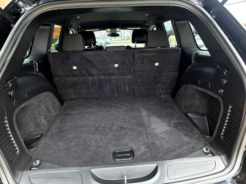 Used 2020 Jeep Grand Cherokee Laredo image 26