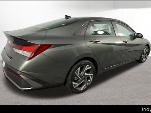 Certified 2025 Hyundai Elantra Sport FWD image 9